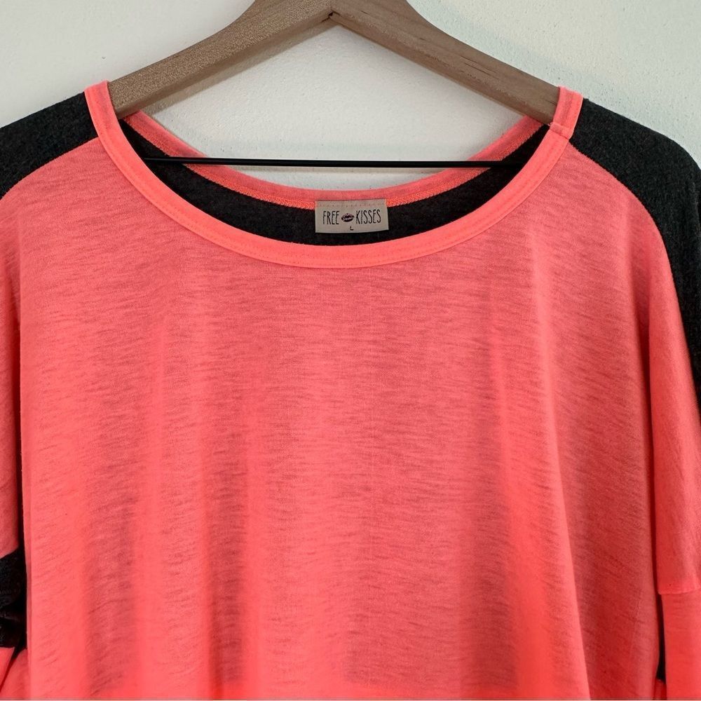 Free Kisses Graphic Get Fit Long Sleeve Activewear Streetwear Top Junior’s Large - Picture 4 of 7